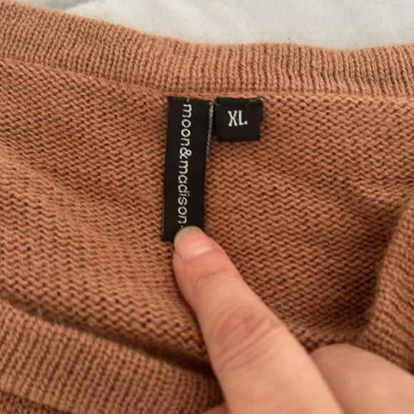 H&M Rust Sweater with Ruffled Sleeves - Picture 3 of 4